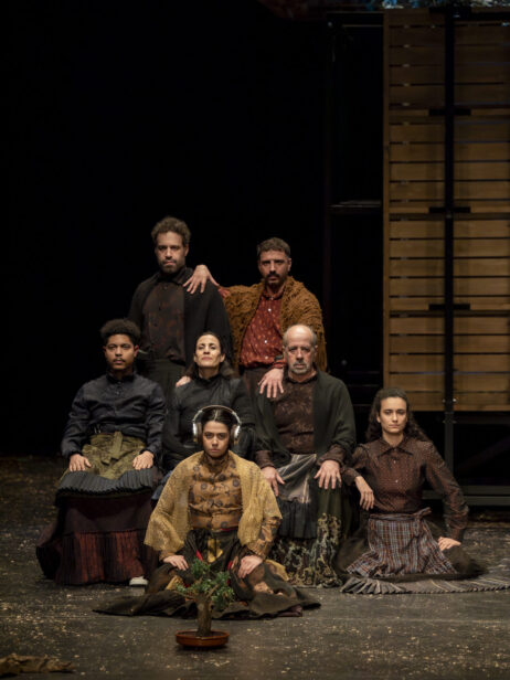 CATARINA E A BELEZA DE MATAR FASCISTAS