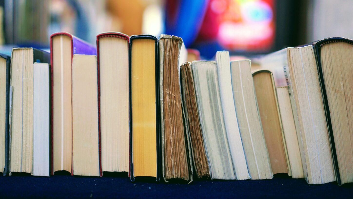 Em 2026, Ponta Delgada lança a pergunta: quais são os grandes livros açorianos do século XX?